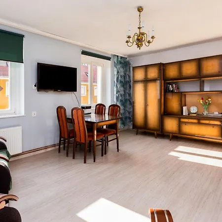 Nowy Port Standard By Bookinghost