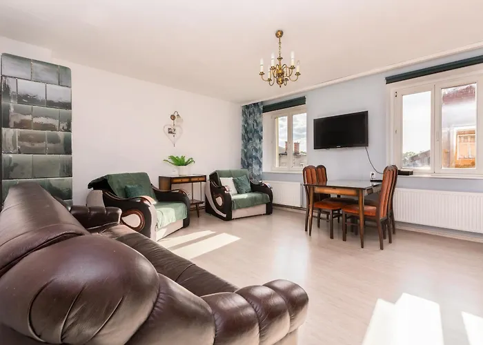 Nowy Port Standard By Bookinghost